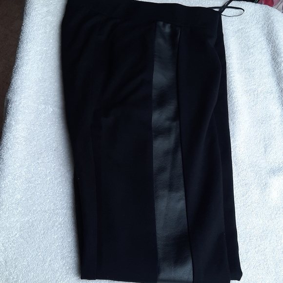 Jones New York| Stretch| Faux Leather Stripe| ⚫ - Picture 7 of 9